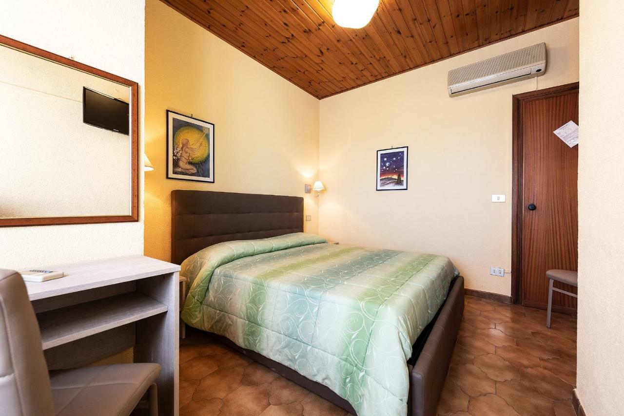 Hotel Aurelia Tarquinia Exteriör bild