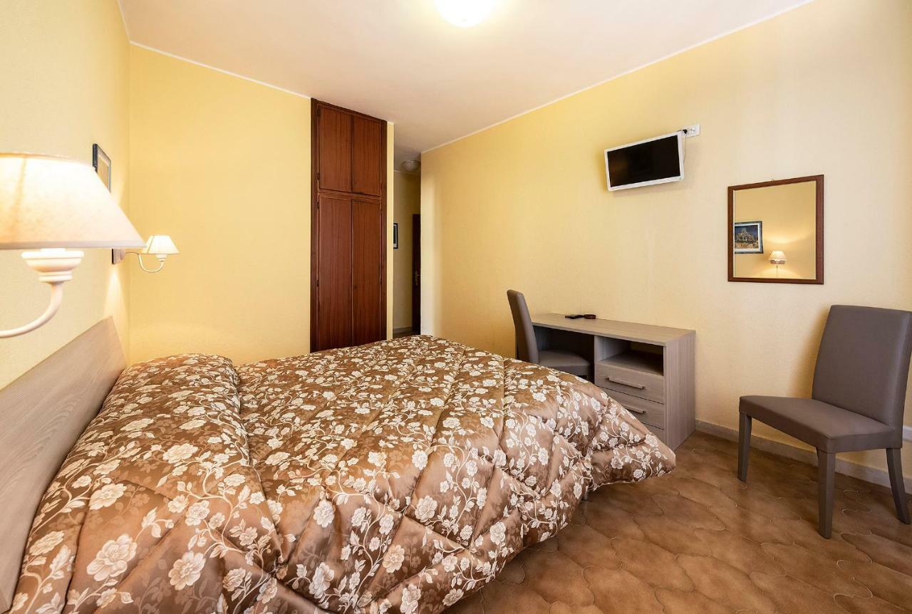 Hotel Aurelia Tarquinia Exteriör bild
